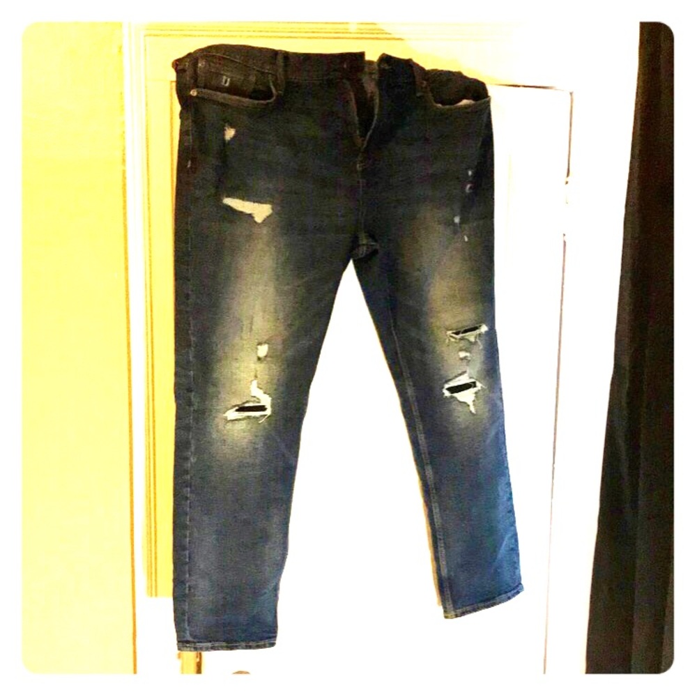 Old Navy Men’s Distressed Jeans